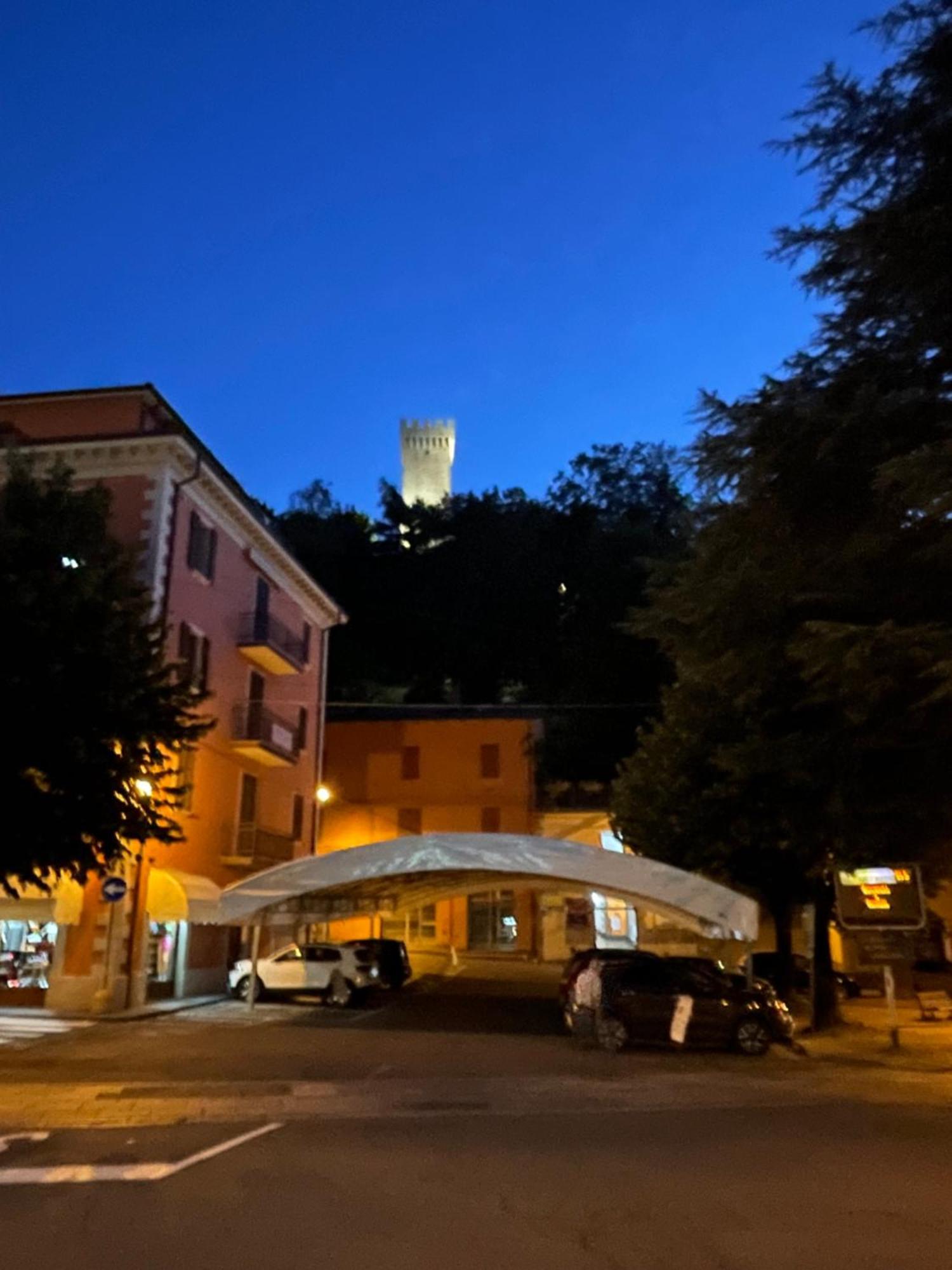 Novecento Luxury&Spa Residence 4 Stelle Montese Bagian luar foto